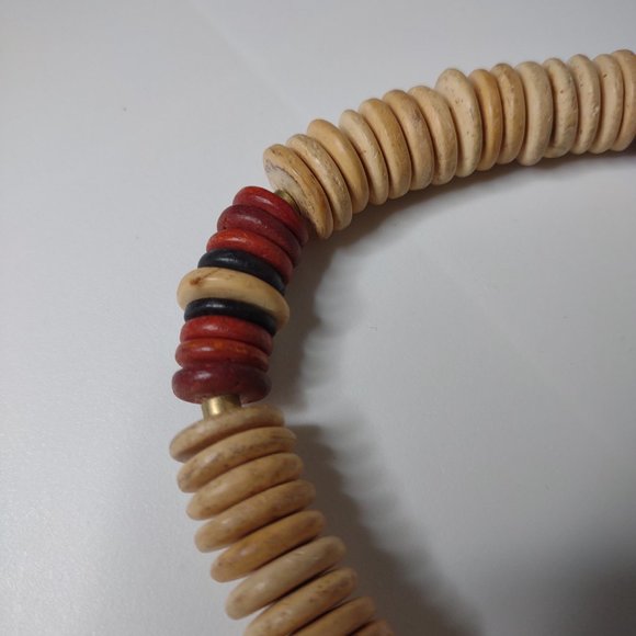 Very Cool Wooden Bead And Pendant Necklace 19 Inches Long - Picture 5 of 13